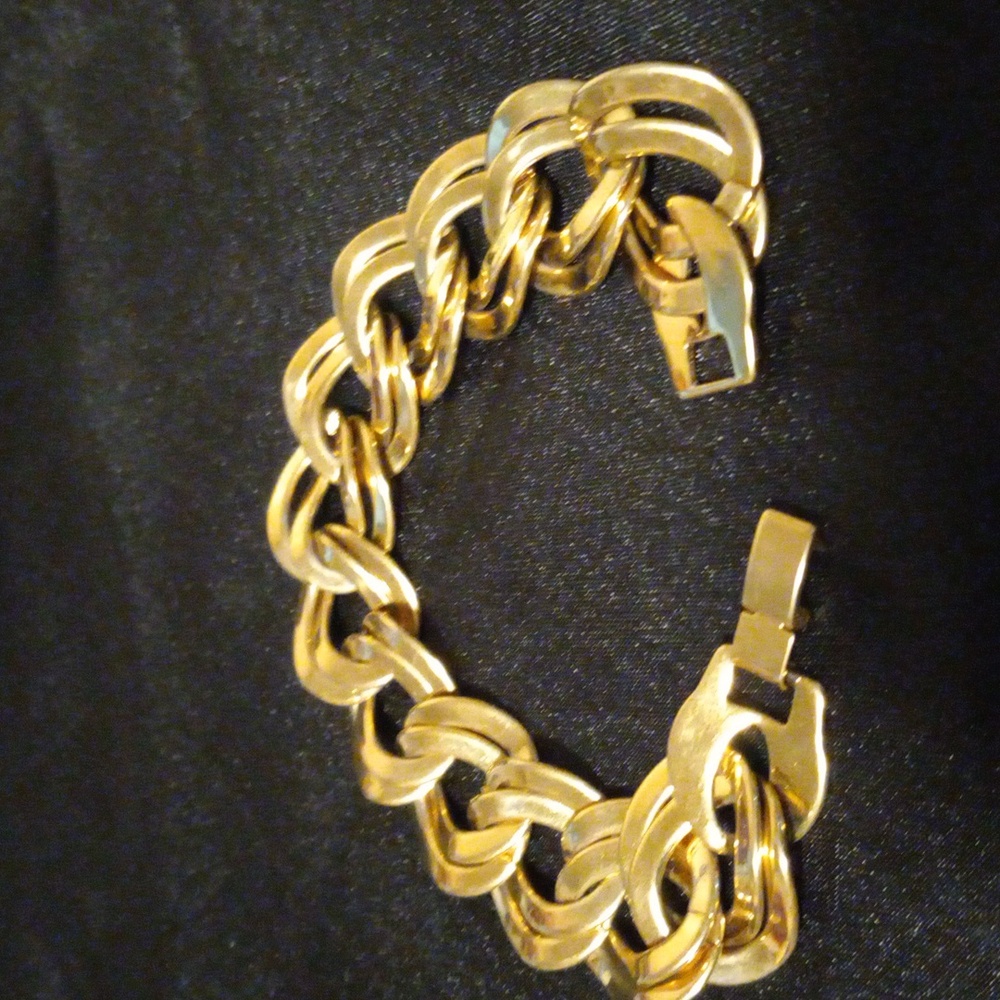 Monet Gold Chain Bracelet Sz 8